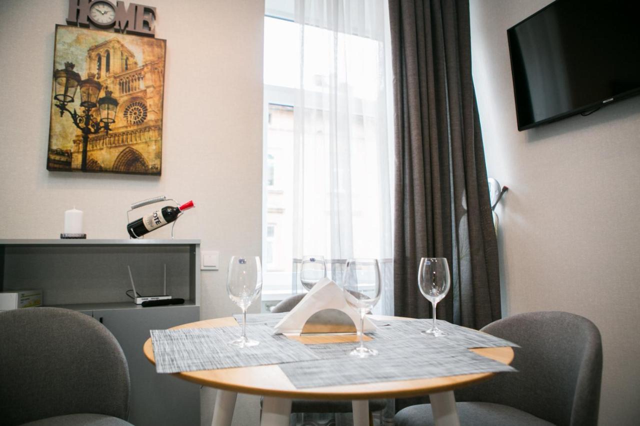 Appartamento Luxury Flat In Downtown Leopoli Esterno foto