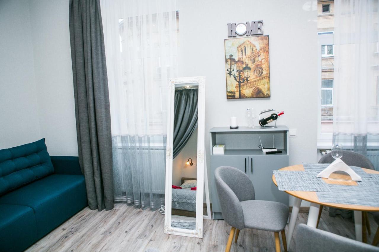 Appartamento Luxury Flat In Downtown Leopoli Esterno foto