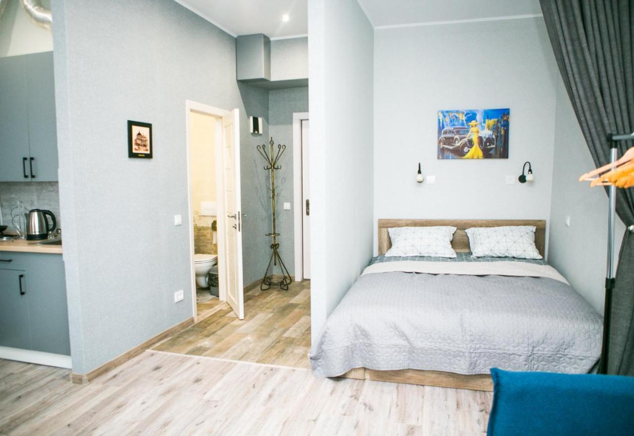 Appartamento Luxury Flat In Downtown Leopoli Esterno foto