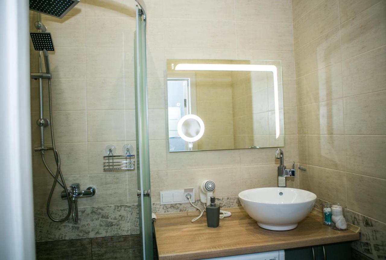 Appartamento Luxury Flat In Downtown Leopoli Esterno foto